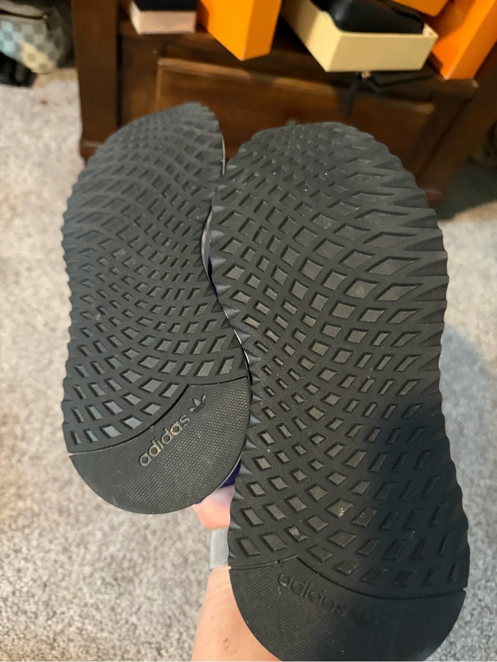 Adidas 7.5 women’s